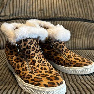 JOLLI TIGER WOMENS WEDGE FUR SHOES SZ 8